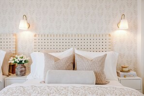 1 bedroom, iron/ironing board, WiFi, bed sheets - Elevated City Views: Modern & Stylish Retreat near Times Square (New York)