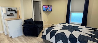 Fully furnished studio apartment in Pittsford, small dog approved