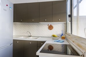 Fridge, oven, stovetop, dishwasher - GuestHost - Cozy apartment of 60 sqm, ideal for 4 people, located on the ground floor of a building (with some steps at the entrance).The property is located in a residential area, well served and strategically positioned: just 200 mt from Otranto statio (Otranto)