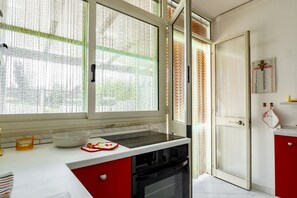 Horno, parrilla de estufa, lavavajillas y máquina de hielo 