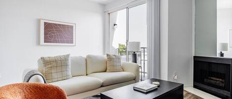 Télévision, chaîne hi-fi