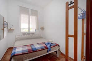 2 soverom, strykejern/-brett, internettilgang og sengetøy