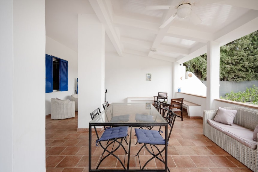 Guesthost - Charming Villa Of 75 Square Meters, Ideal For Hosting Up To 4 People, With A Garden, A Large Outdoor Patio Of 25 Square Meters And Private Reserved Parking.located In A Strategic Position, Very Close To The Sea, The Ring Roads And The Port, I - Polignano a Mare
