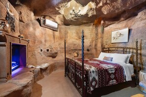 1 bedroom, bed sheets