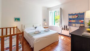 2 bedrooms, WiFi (free), bed sheets