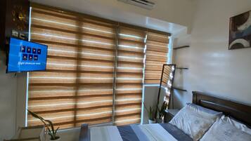 1 bedroom, iron/ironing board, WiFi (free), bed sheets