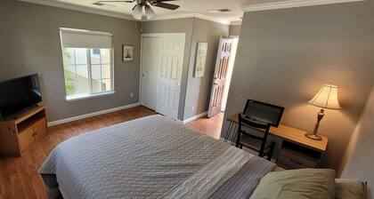 Charming studio in wonderful Dublin with WiFi, AC