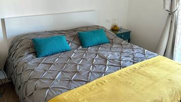 1 bedroom, desk, travel crib, free WiFi