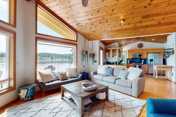 Televisión, chimenea