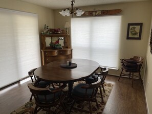 Dining - Your Dream Lakefront Oasis awaits! Spacious 4 bdrm, Livingston, Tx! Fish and fun (Livingston)