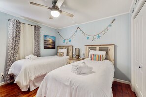 2 bedrooms, iron/ironing board, Internet, bed sheets
