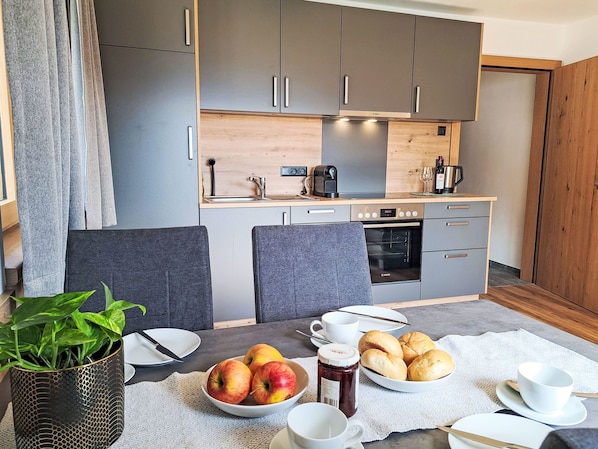 Fridge, oven, dishwasher, toaster