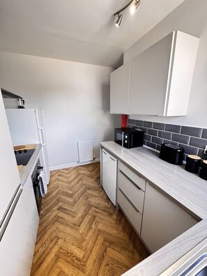 Fridge, microwave, oven, stovetop