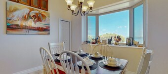 Lakefront home with private dock, garage parking, sunroom,W/D and WIFI