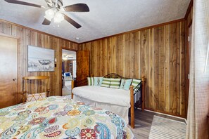 2 bedrooms, Internet, bed sheets