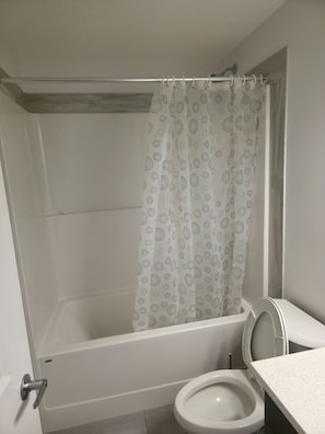 Asciugamani, sapone, carta igienica