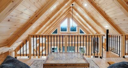 Timberframe North- Charming Chalet in the Mountains of Maine