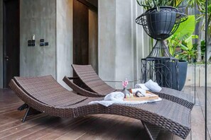Property grounds - Luxury Modern Pool Jacuzzi Villa 5BR Thonglor (Bangkok)