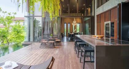 Luxury Modern Pool Jacuzzi Villa 5BR Thonglor