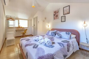 2 bedrooms, WiFi, bed sheets