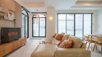 Villa, 4 habitaciones, alberca privada | Sala de estar