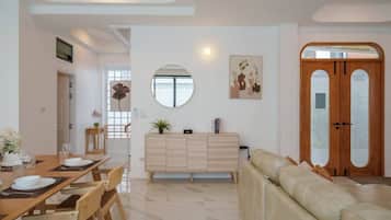 Villa, 4 Bedrooms, Private Pool | Dining room