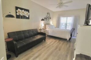 2 bedrooms, iron/ironing board, WiFi