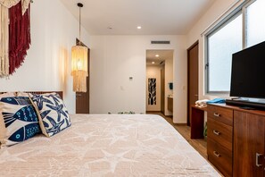 Internet, bed sheets, wheelchair access