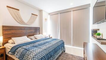 2 bedrooms, in-room safe, iron/ironing board, free WiFi