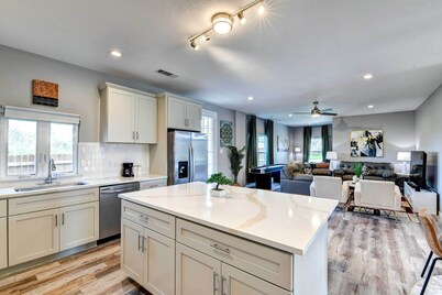Spacious 5-bedroom house in charming Arlington with WiFi, AC