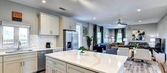 Spacious 5-bedroom house in charming Arlington with WiFi, AC