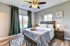 5 bedrooms, iron/ironing board, WiFi, bed sheets
