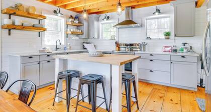 Paddle, Swim & Hike: Family Lake House in Vermont