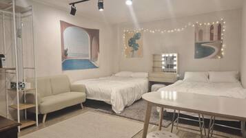 Quad Room (shared kitchen, shared bathroom) | 免费 WiFi、床单