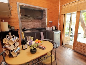 Fridge, microwave, cookware/dishes/utensils - Snape Castle Garden Lodge (Bedale)