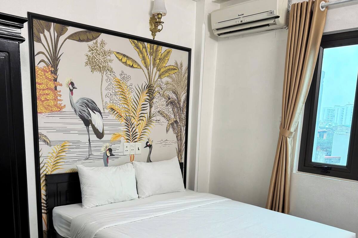 Standard Room, 1 Queen Bed, City View | Hypo-allergenic bedding, minibar, free WiFi