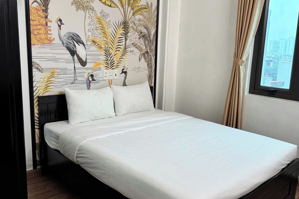 Standard Room, 1 Queen Bed, City View | Hypo-allergenic bedding available, minibar, WiFi (free)