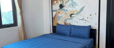 Standard Room, 1 Queen Bed, City View
