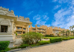 Building design - Jagriti Dham (Alipur)