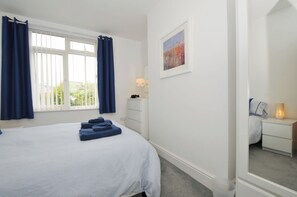 2 室のベッドルーム、客室ごとに異なる装飾、客室ごとに異なるインテリア、WiFi (無料)