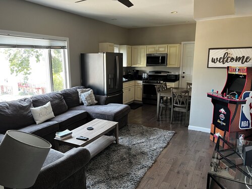 Charming 2-bedroom condo in delightful Chelsea with WiFi, AC