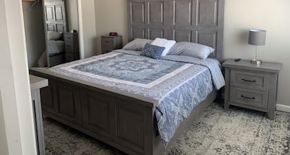 Charming 2-bedroom condo in delightful Chelsea with WiFi, AC