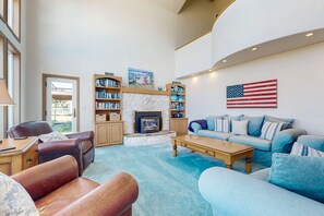 TV, fireplace, DVD player, books