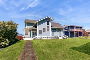 Exterior - Charming waterfront home in Greenbank with direct beach access (Greenbank)