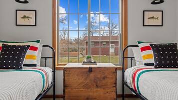 4 slaapkamers, reisbedje, wifi, beddengoed