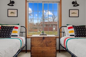 4 bedrooms, travel cot, WiFi, bed sheets