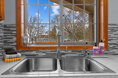 Oak Haven Retreat, Oak Haven Retreat  - Charming Green Lake Property