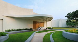 Front of property - Avenra Garden (Negombo)