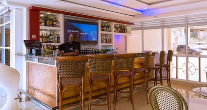 The Junction Hotel & Suites
