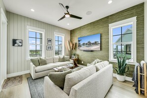 TV - Luxurious modern beach home with pool table, on-site pool & golf, steps to beach (Port Aransas)